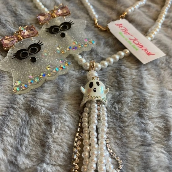 HOST PICK 🥳🥳NWT BETSEY GHOSTIES SET - Picture 8 of 9